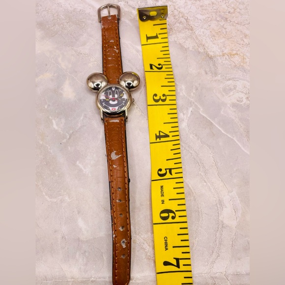 Disney Quartz Vintage Face Color Changing Mickey Mouse Watch. Leather Band. - Picture 7 of 9